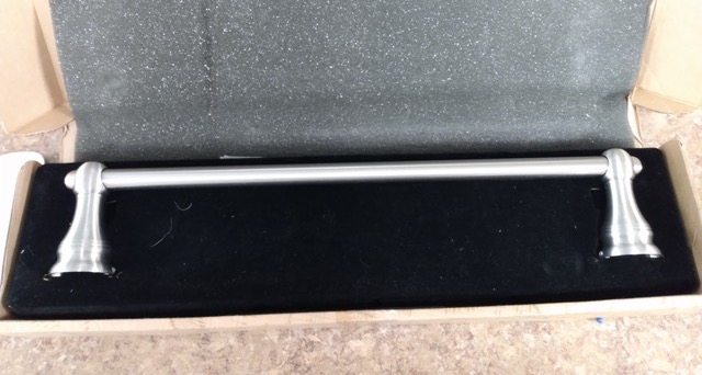 BACH Modern Classics 18" Towel Bar 410-07