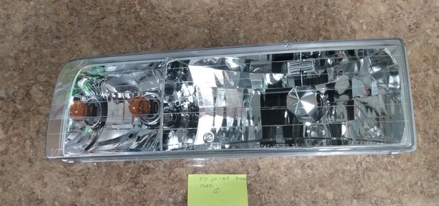 Passenger Side Replacement Headlight FD 20-83