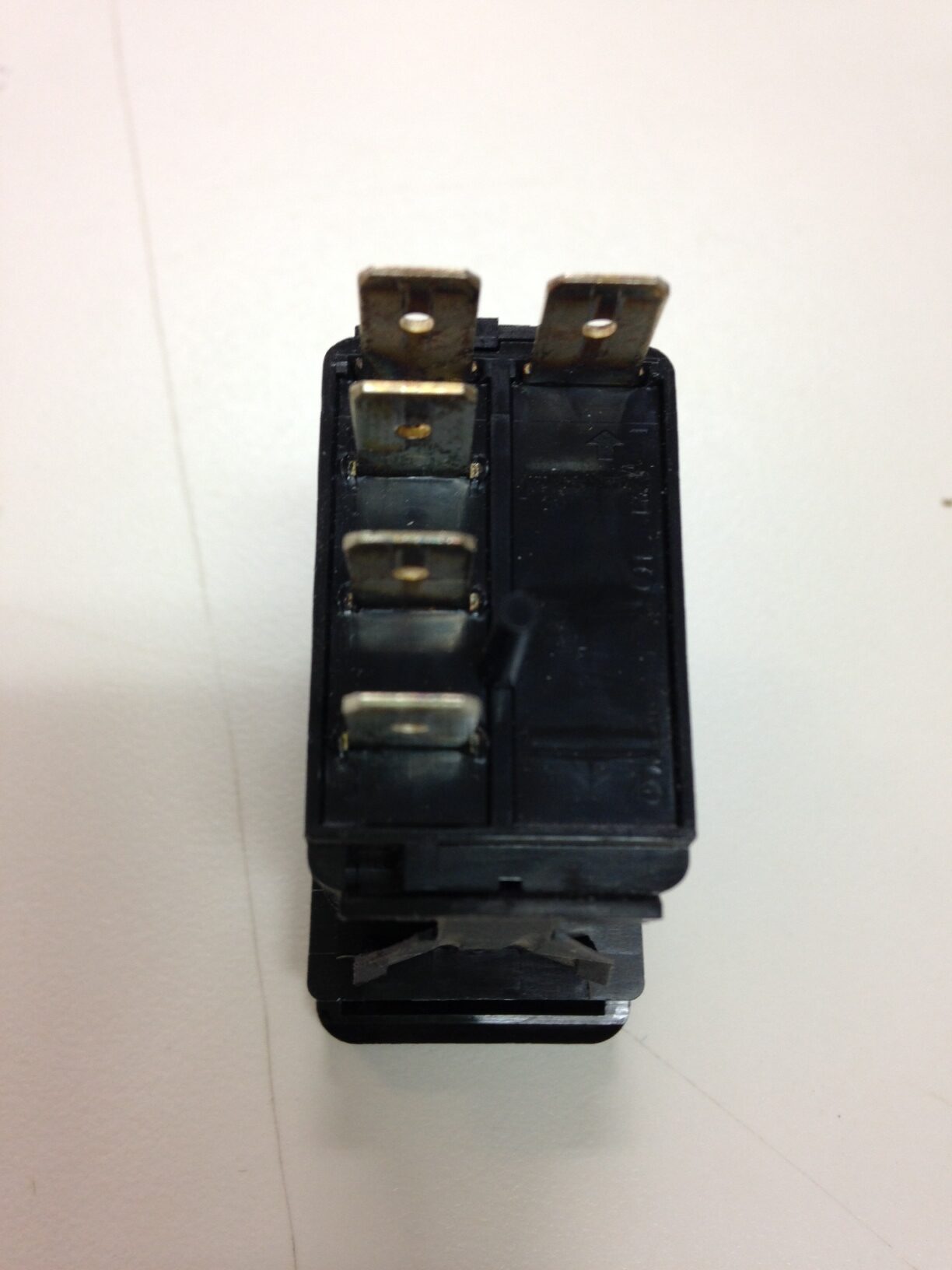 battery-cutoff-switch-w-lock-v8d1-northwest-rv-supply