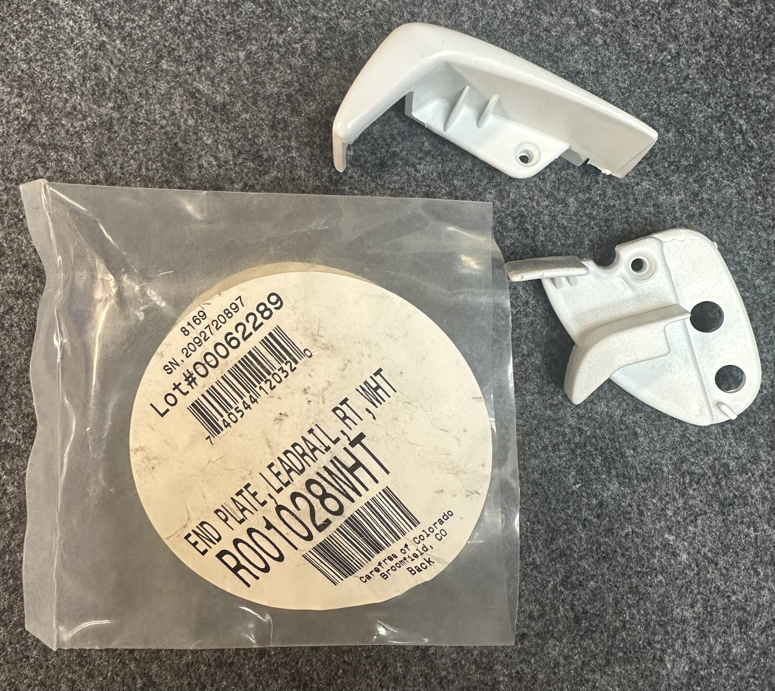 Carefree of Colorado End End Plate Lead Rail RT White, R001028WHT